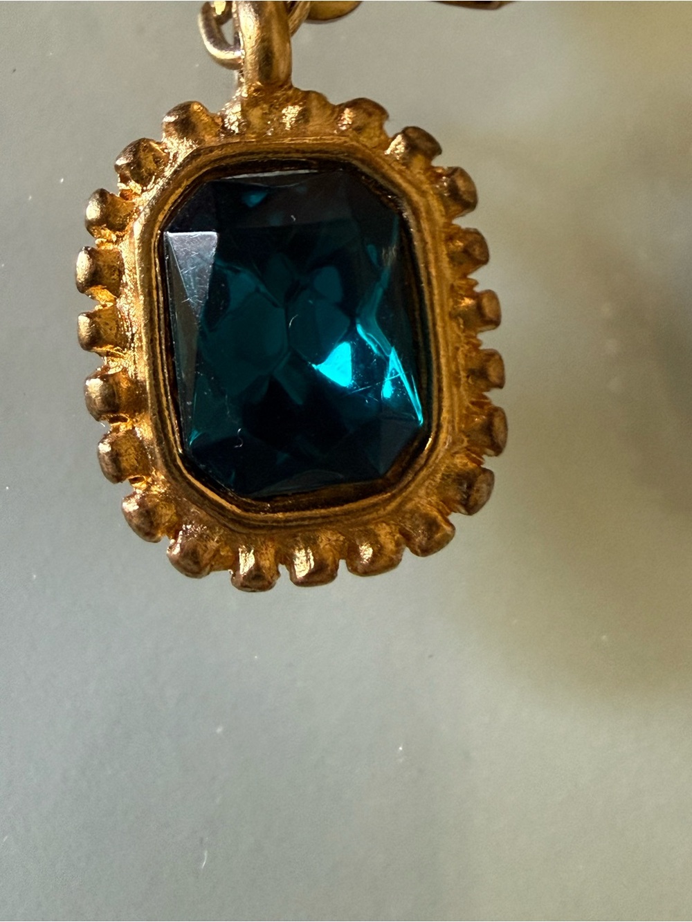 Trifari vintage 70-80 s Gold Drop Earrings with Teal Blue Gemstone - Picture 11 of 11